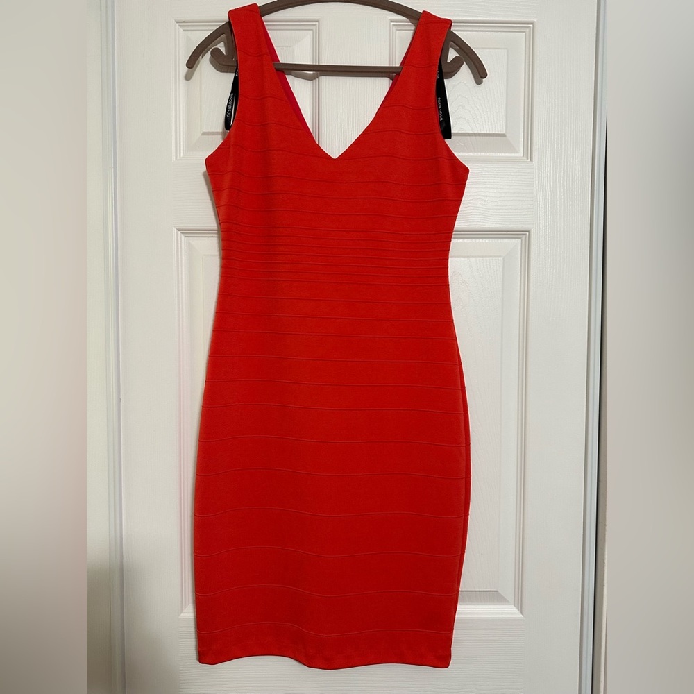 Bisou Bisou Coral Dress
Size 6